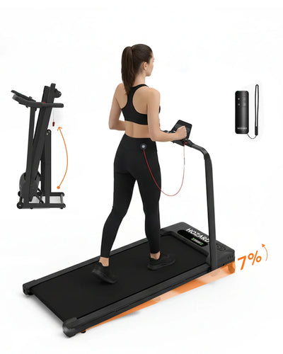 Vrouw loopt op opvouwbare elektrische loopband met afstandsbediening en 7% helling.