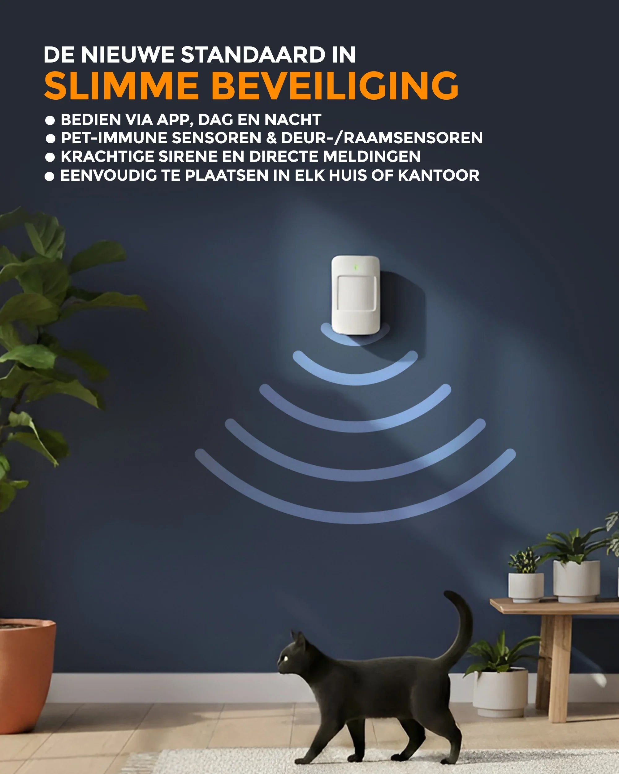 Slimme beveiligingssensor aan muur met bewegingsdetectie, zwarte kat in modern interieur